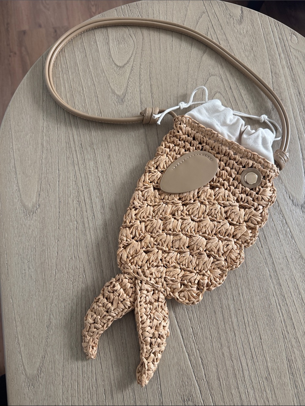 6/14 Woven Fish-Shaped Crossbody Bag in Natural Tan - Picture 3 of 6